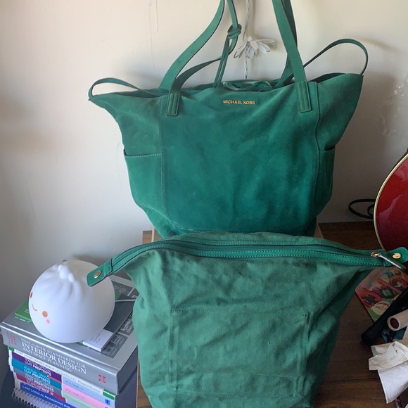 Michael Kors Suede 2 pcs Tote - Picture 2 of 8